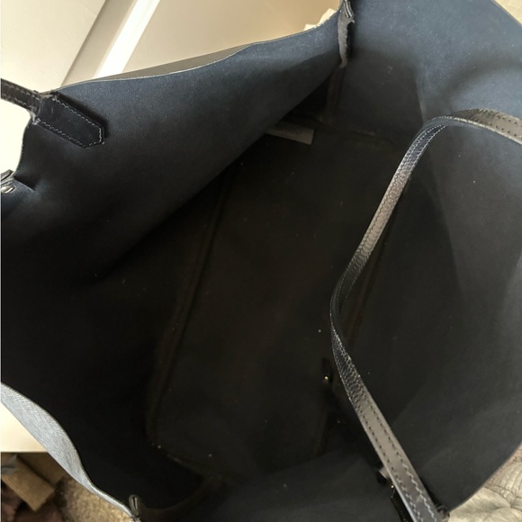 Givenchy Rottweiler Tote - Picture 5 of 8